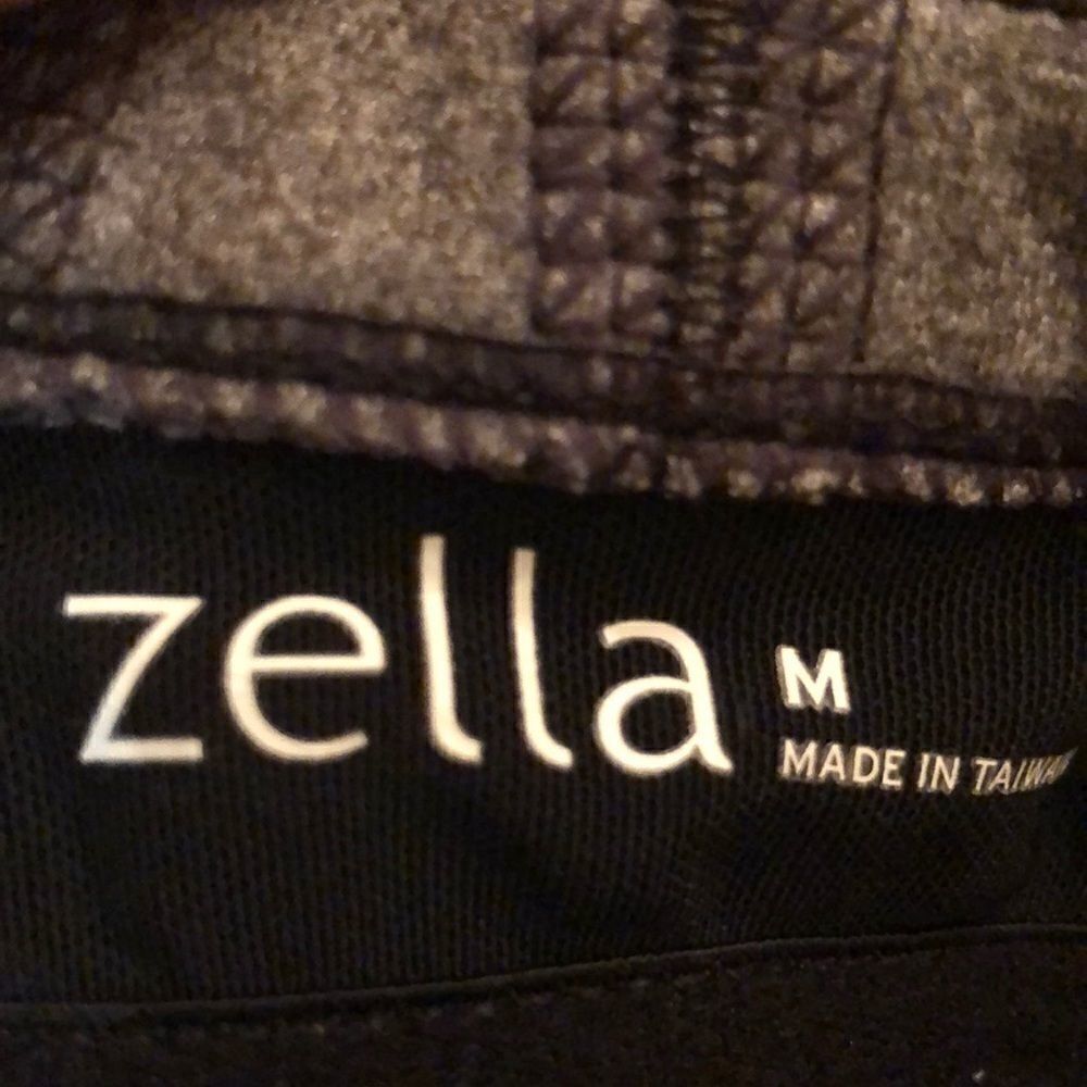 Zella athletic built in sports bra padded - Picture 6 of 7
